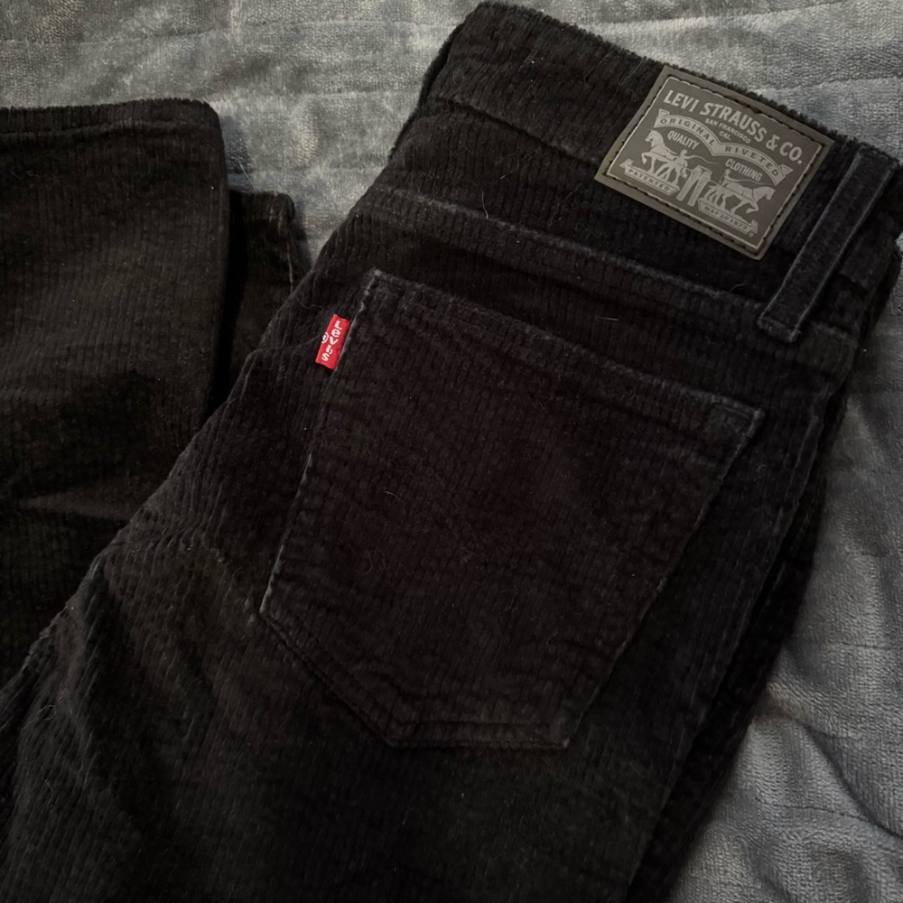 Women’s Levi Jeans
